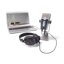 AKG Podcaster Essentials Kit