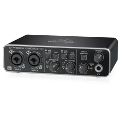 Behringer U-Phoria UMC202HD Interface