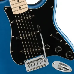 Fender Squier Affinity Stratocaster Black Pick Guard - Lake Placid Blue - Maple
