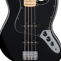 Fender Standard Jazz Bass, Maple Fingerboard - Black
