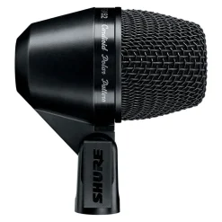 Shure - Dynamic Microphone Lo Z Bass Instrument Cardioid + XLR-XLR Cable